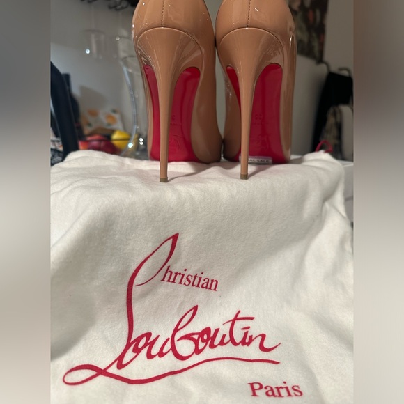 Christian Louboutin So Kate - Picture 2 of 7